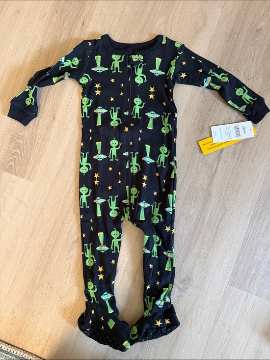leveret Other - Kids Black Alien Halloween Print Footed One-Piece Pajama - Green Alien Design